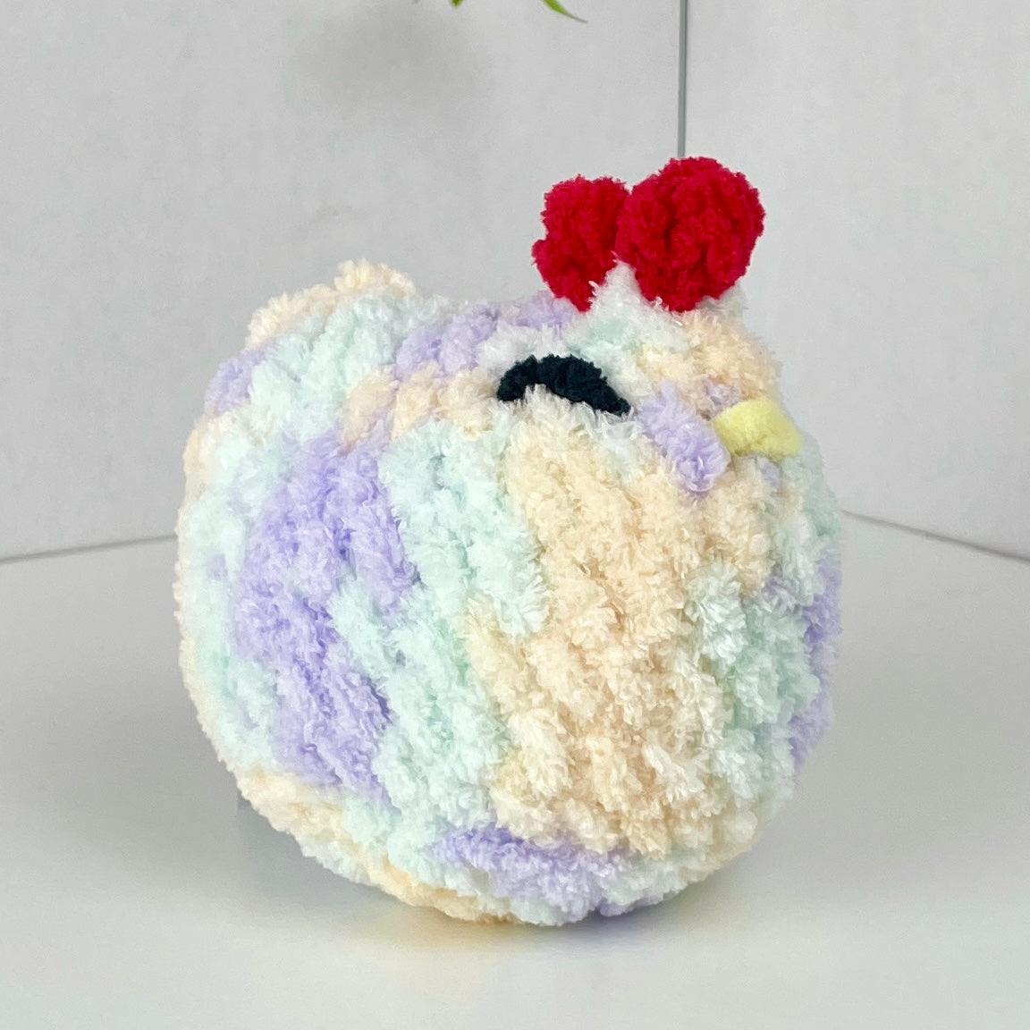 Peluche Gallina 10cm, afelpado, tejido crochet artesanal, amigurumi