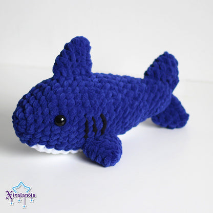 Peluche Tiburón 24cm, afelpado, tejido crochet artesanal, amigurumi
