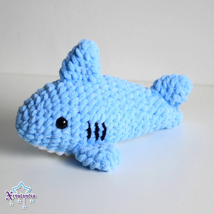Peluche Tiburón 24cm, afelpado, tejido crochet artesanal, amigurumi