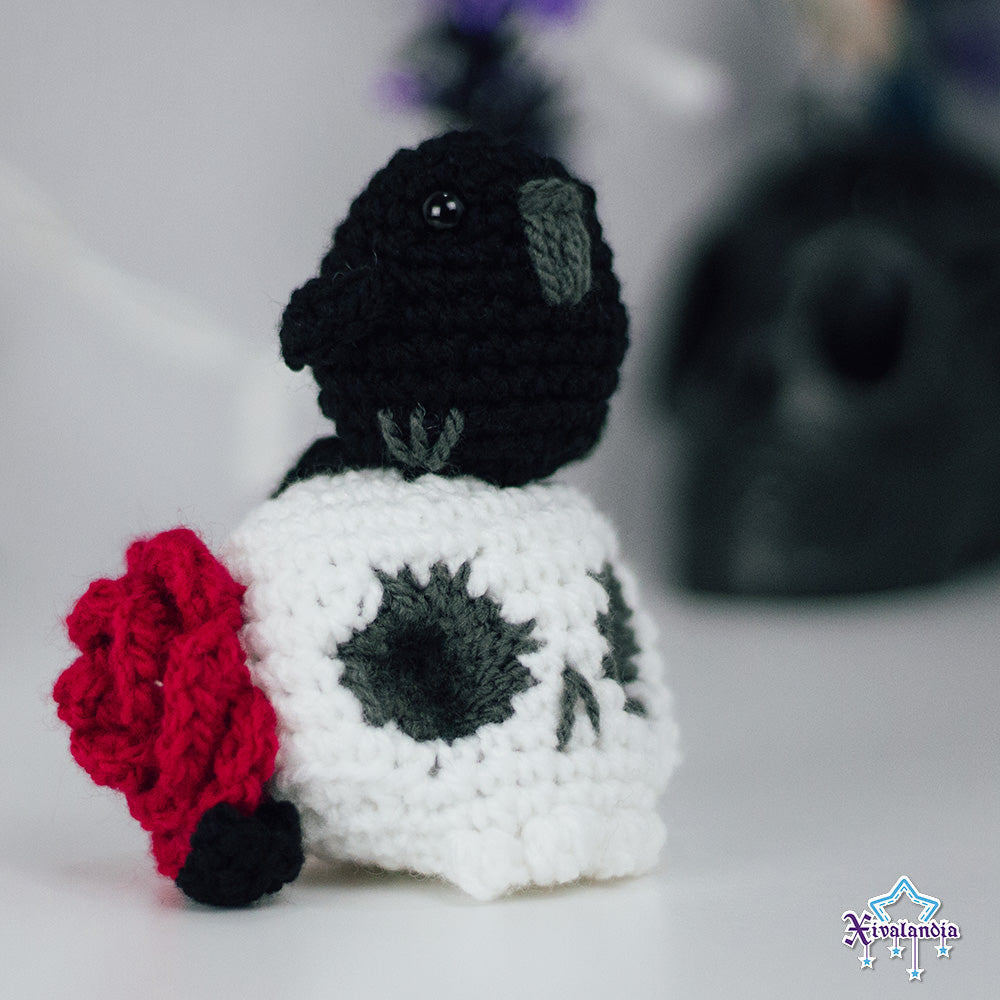 Peluche Cráneo y cuervo 10cm, cráneo calavera, crochet artesanal, amigurumi