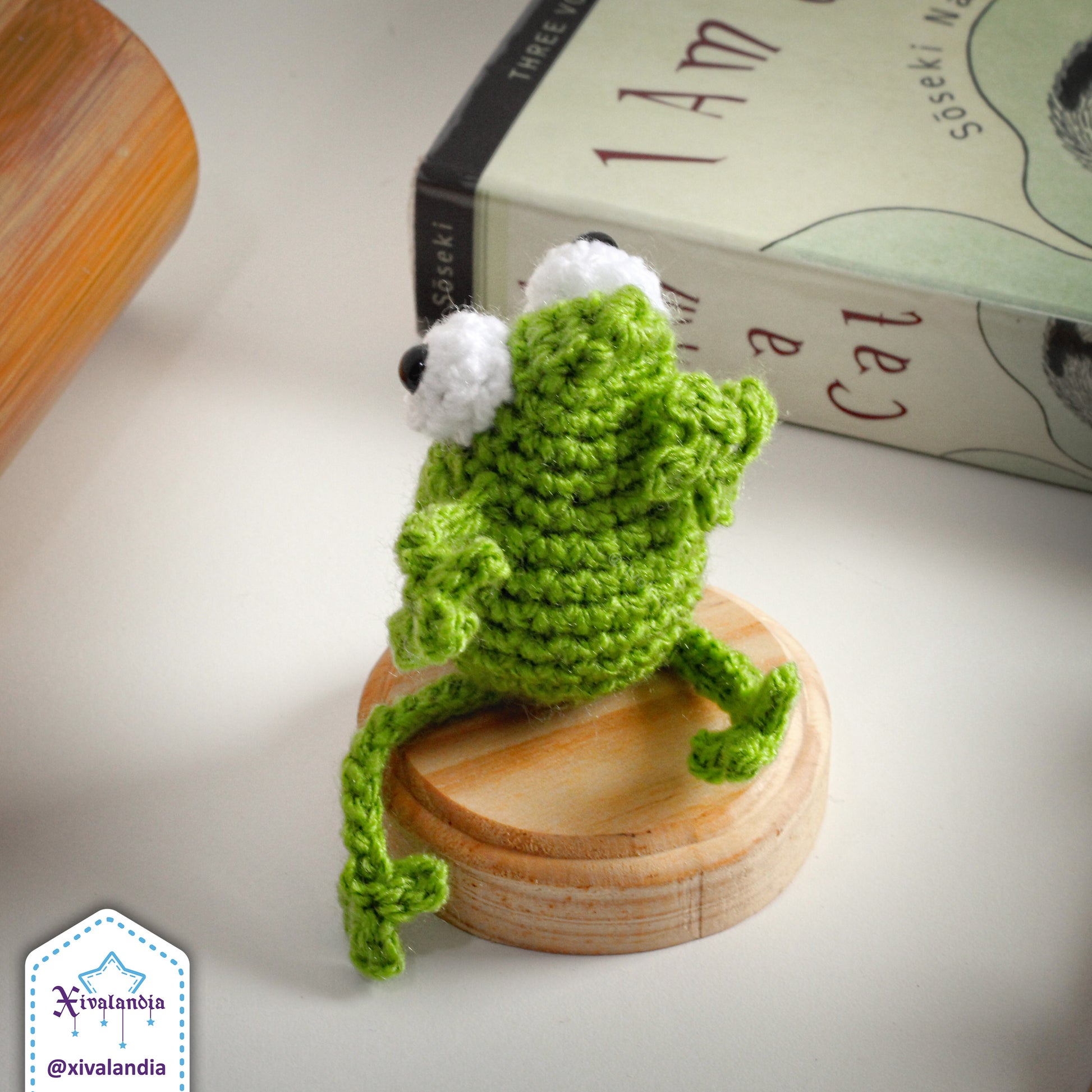 Mini frog crochet plush - 3 in/8cm - handmade amigurumi